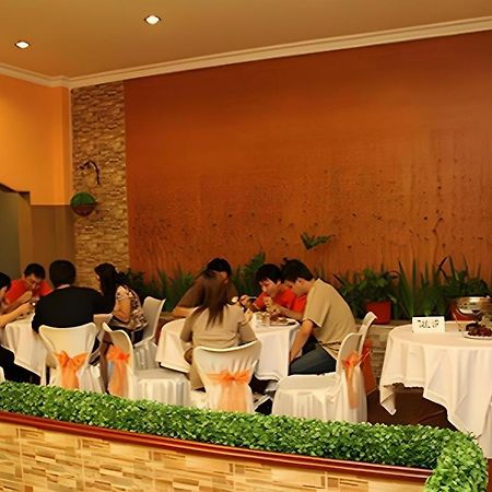 Patria Palace Hotel Blitar Eksteriør billede