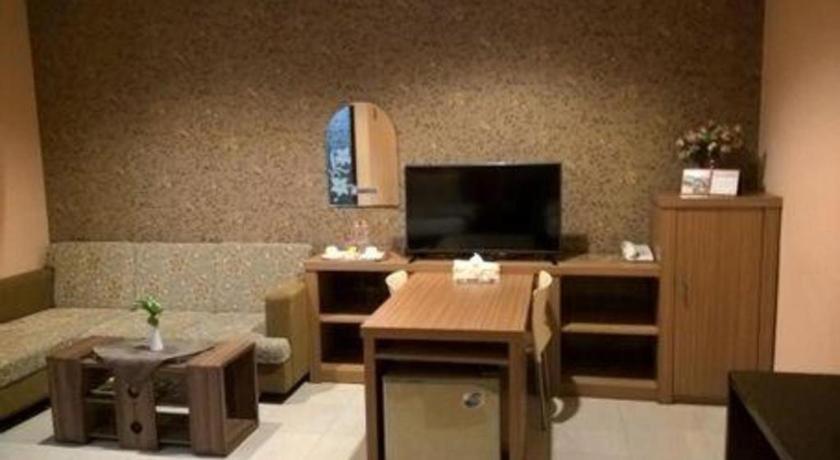 Patria Palace Hotel Blitar Eksteriør billede