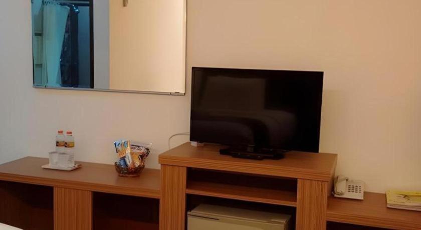 Patria Palace Hotel Blitar Eksteriør billede