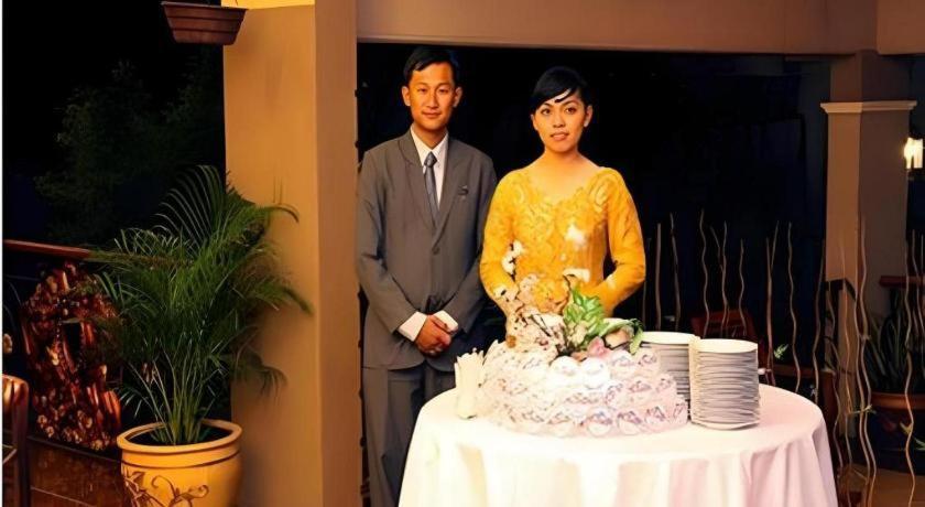 Patria Palace Hotel Blitar Eksteriør billede