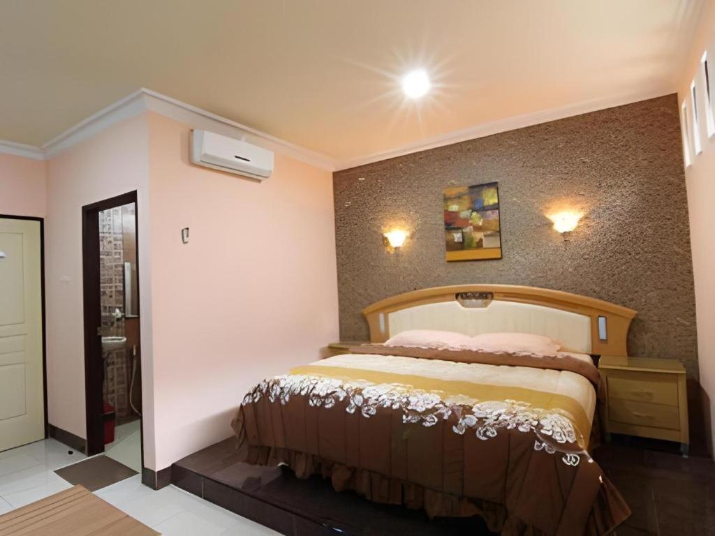 Patria Palace Hotel Blitar Eksteriør billede